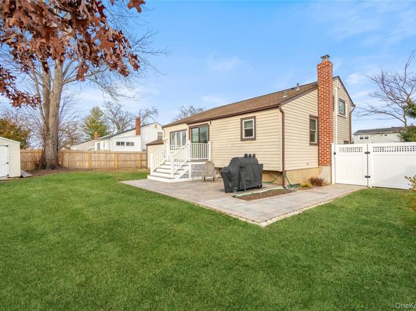 246 W 10th Street, Deer Park NY 11729