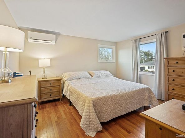 246 W 10th Street, Deer Park NY 11729