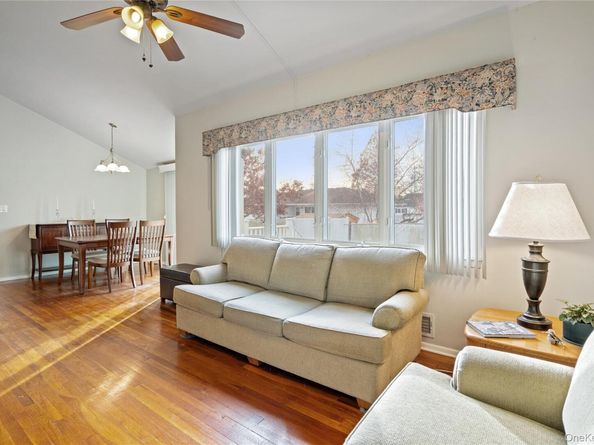 246 W 10th Street, Deer Park NY 11729