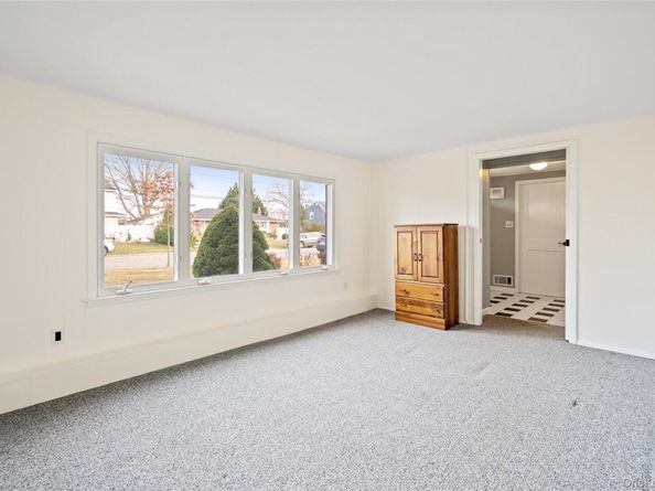 246 W 10th Street, Deer Park NY 11729