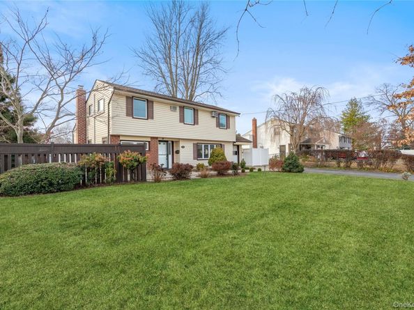 246 W 10th Street, Deer Park NY 11729