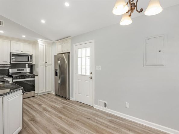 147 W Hampton Road, Lindenhurst NY 11757