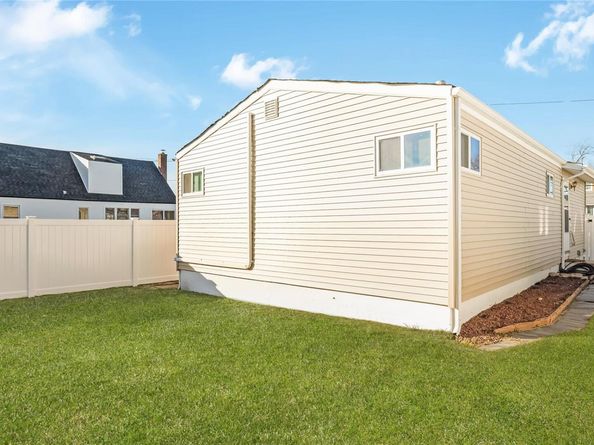 147 W Hampton Road, Lindenhurst NY 11757