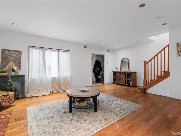 82-06 166 street, Jamaica NY 11432