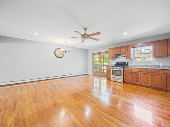 37 Bailey Avenue, Bay Shore NY 11706
