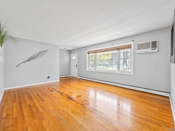37 Bailey Avenue, Bay Shore NY 11706