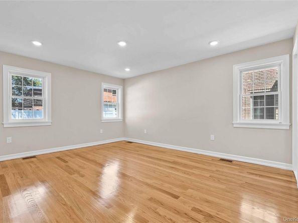 244-89 61st Avenue, Little Neck NY 11362