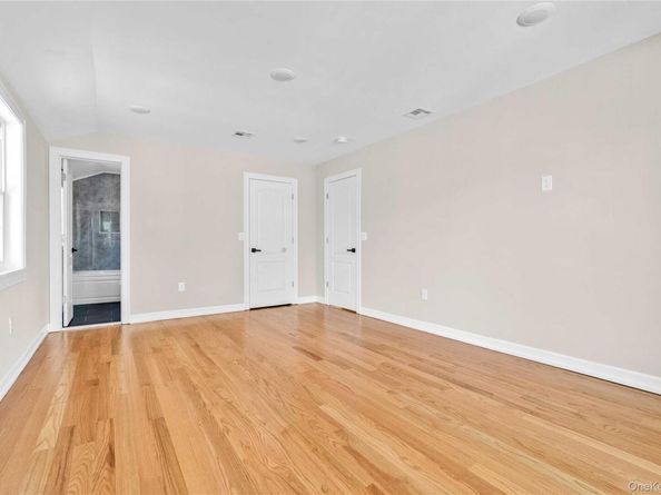 244-89 61st Avenue, Little Neck NY 11362