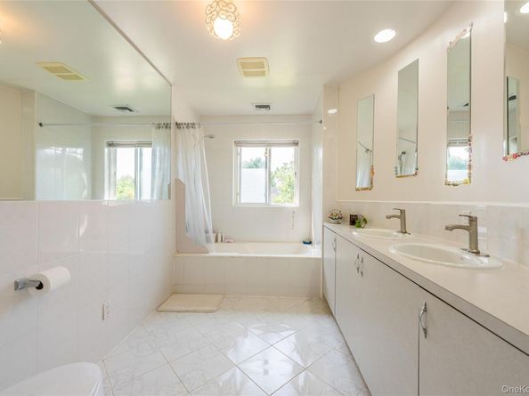19 Wayside Lane, Wantagh NY 11793
