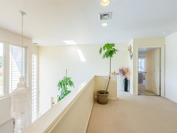 19 Wayside Lane, Wantagh NY 11793