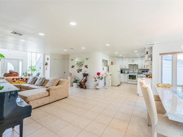 19 Wayside Lane, Wantagh NY 11793