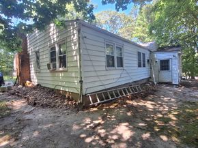 40 Christian Avenue, Setauket NY 11733
