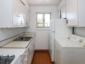 220-04 Stronghurst Avenue 185, Queens Village NY 11427