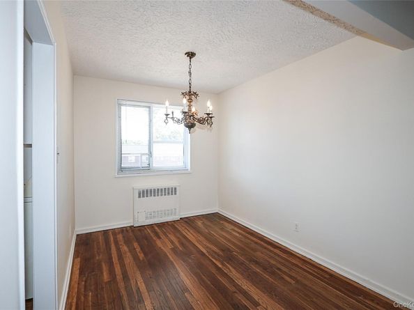 220-04 Stronghurst Avenue 185, Queens Village NY 11427