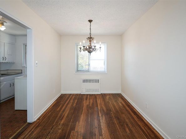 220-04 Stronghurst Avenue 185, Queens Village NY 11427