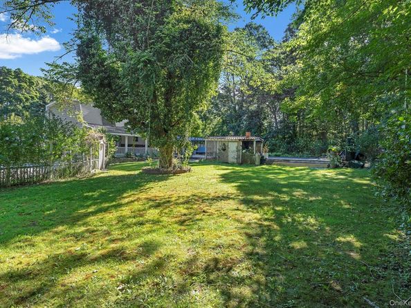 18 Glade Road, Springs NY 11937