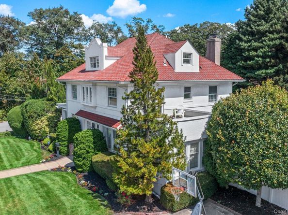 399 Ocean Avenue, Massapequa NY 11758