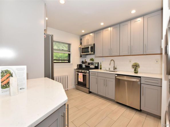 219-37 75th Avenue 160A2, Oakland Gardens NY 11364