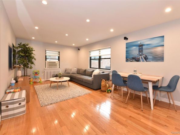219-37 75th Avenue 160A2, Oakland Gardens NY 11364