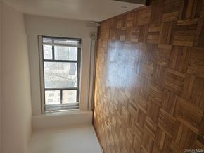 21-85 34th Ave 3B, Astoria NY 11106