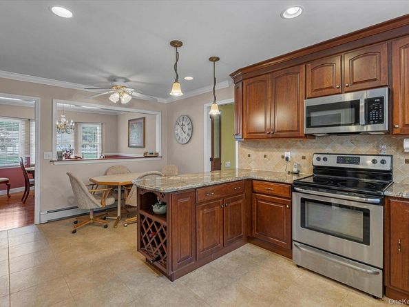 20 Revelyn Court, Sayville NY 11782