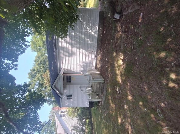 121 Woodland Drive, Mastic Beach NY 11951