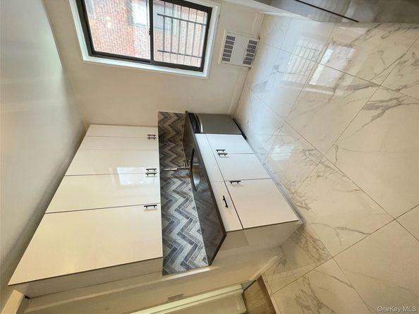 8385 116th St 4B, Kew Gardens NY 11418