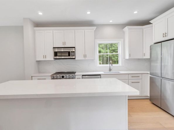 5B Fanning Avenue, Hampton Bays NY 11946