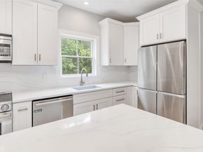 5B Fanning Avenue, Hampton Bays NY 11946