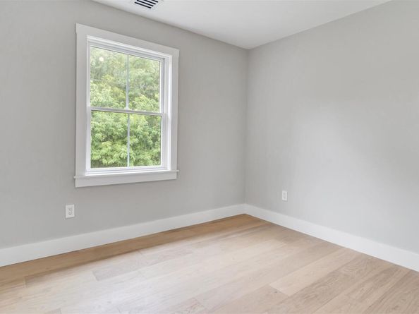 5B Fanning Avenue, Hampton Bays NY 11946