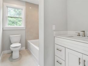 5B Fanning Avenue, Hampton Bays NY 11946