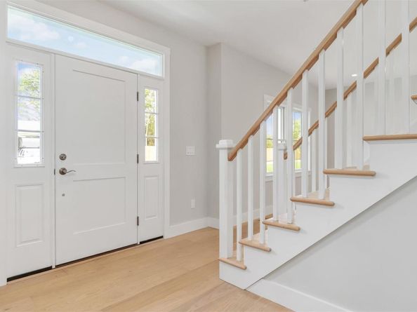 5B Fanning Avenue, Hampton Bays NY 11946