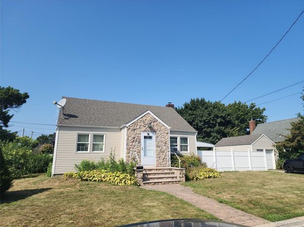 676 Sobo Avenue, Franklin Square NY 11010