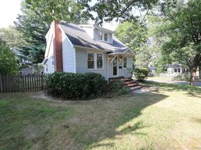 24 8th Avenue, Sea Cliff NY 11579