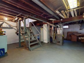 24 8th Avenue, Sea Cliff NY 11579