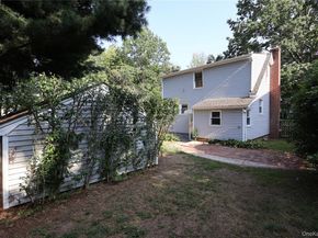 24 8th Avenue, Sea Cliff NY 11579