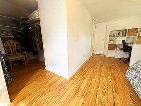 24 8th Avenue, Sea Cliff NY 11579