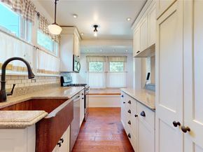 24 8th Avenue, Sea Cliff NY 11579