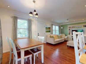 24 8th Avenue, Sea Cliff NY 11579