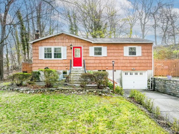 71 Rosewood Road, Rocky Point NY 11778