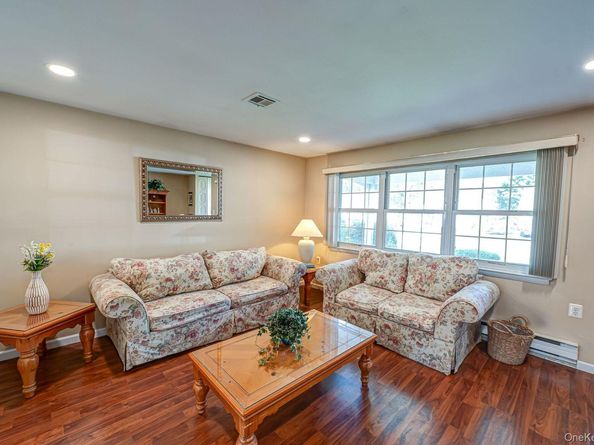324 Brownfield Drive, Ridge NY 11961