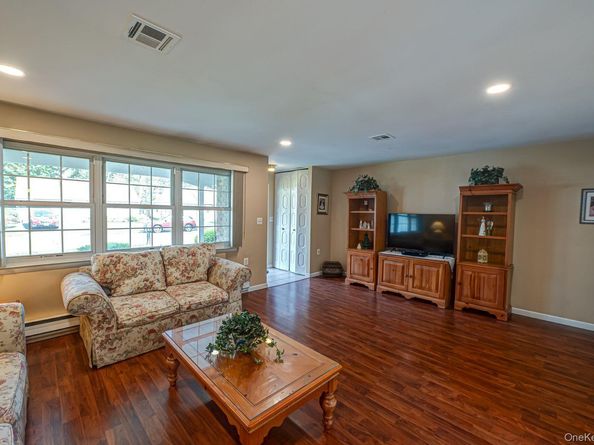 324 Brownfield Drive, Ridge NY 11961