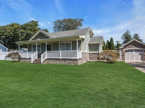 9 Arkays Avenue, East Islip NY 11730