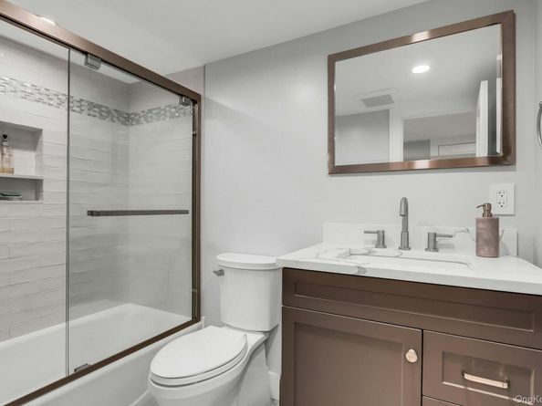 9 Arkays Avenue, East Islip NY 11730