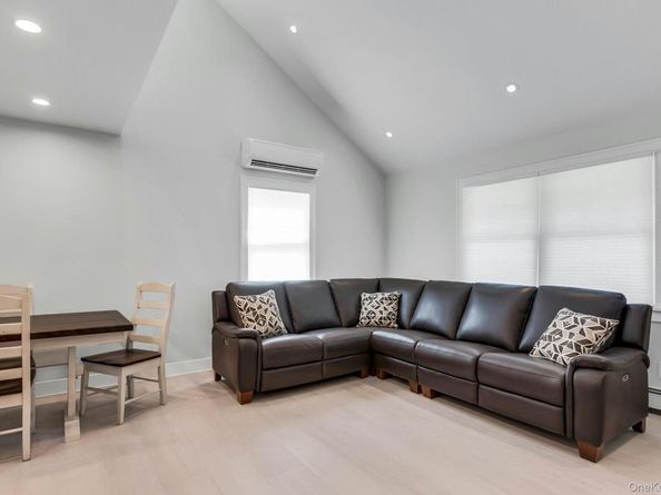 9 Arkays Avenue, East Islip NY 11730