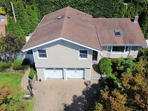 2 Flower Lane, Jericho NY 11753