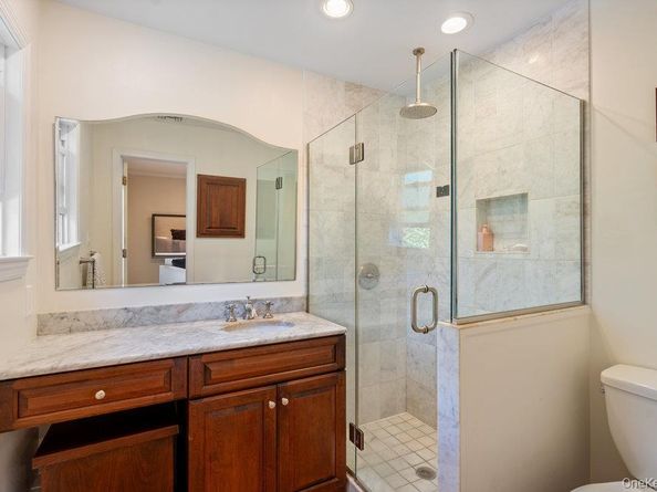 2 Flower Lane, Jericho NY 11753