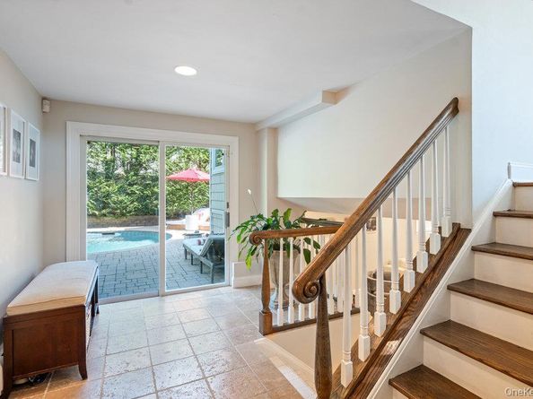 2 Flower Lane, Jericho NY 11753