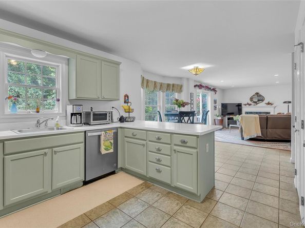 4 Simeon Road, Jamesport NY 11901