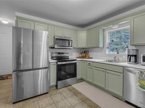 4 Simeon Road, Jamesport NY 11901